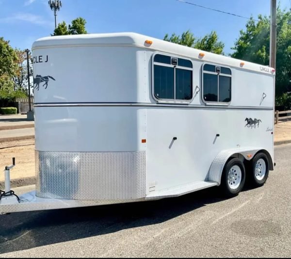 1-30.jpg 2007 Circle J 2 Horse Trailer Slant Load