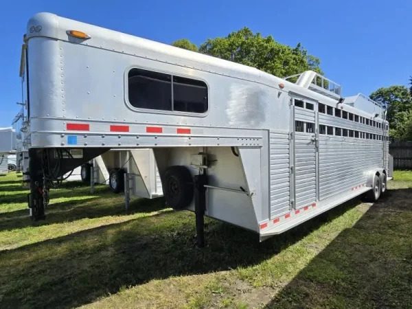 2006 C&C 4 Horse Gooseneck Trailer