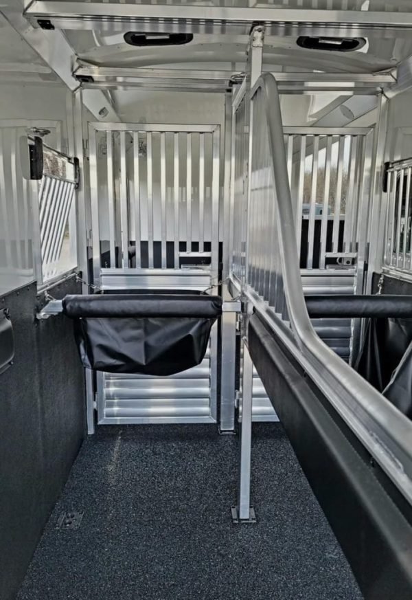 2-48.jpg 2023 4 Star 2+1 gooseneck