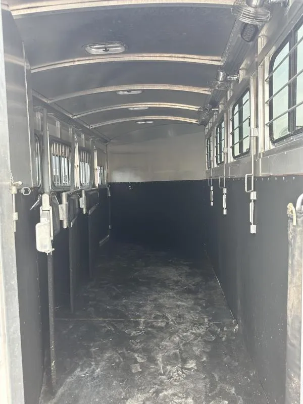 2004 Cherokee Trailers 4H GN Horse Trailer