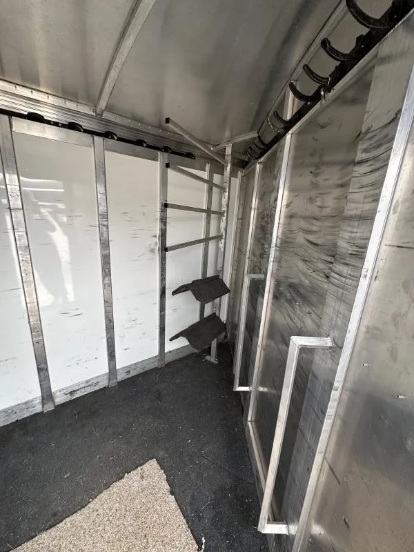 2004 Cherokee Trailers 4H GN Horse Trailer