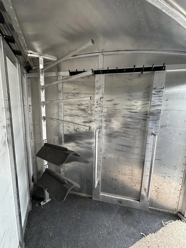 2004 Cherokee Trailers 4H GN Horse Trailer