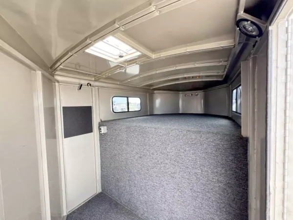 24717b3b8333bd8a.webp 2001 Titan 3 Horse Gooseneck