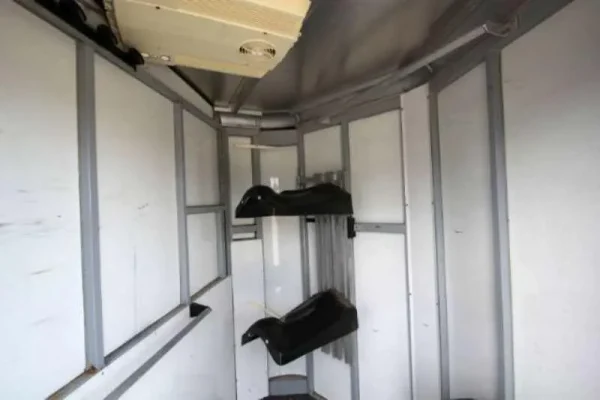 338420871_1153602555311197_5946881143581921971_n.webp 2003 Sundowner 2 Horse