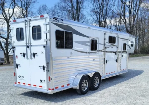 342841441_166430586355653_5274812078000744591_n-1024x720-1.webp 2023 4 Star 2+1 gooseneck