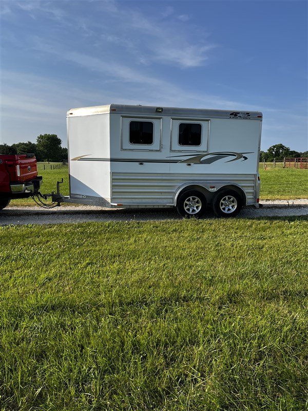 2015 4 Star 2 Horse Slant Load Bumper Pull