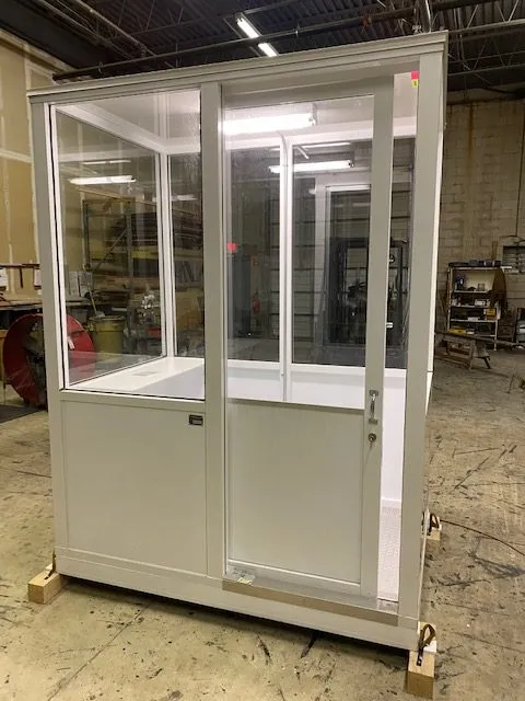 Guard Shack 4 x 6 ECONO White