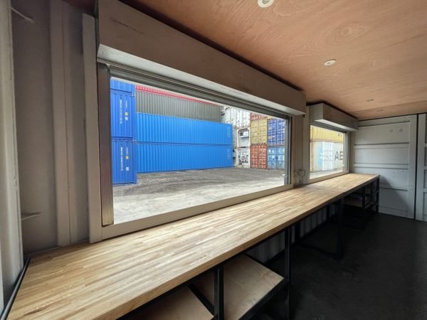 484554673_9532028600224370_1717443077652167311_n-1536x1152 20ft Converted Container Bar – Fully Customized Outdoor Serving Unit