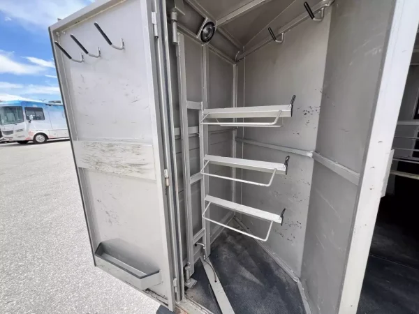 93e8ec7f4b58f9bf.webp 2001 Titan 3 Horse Gooseneck