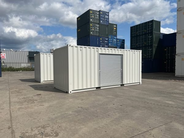 IMG_2974 20ft Custom One Trip Shipping Container – Roller Shutter & RAL 7035 Respray
