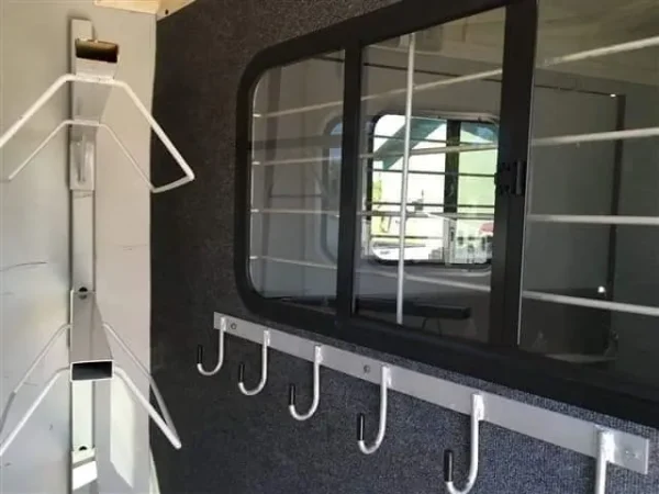 rtn.webp 2007 Hawk 2 Horse Bumper Pull Side Ramp