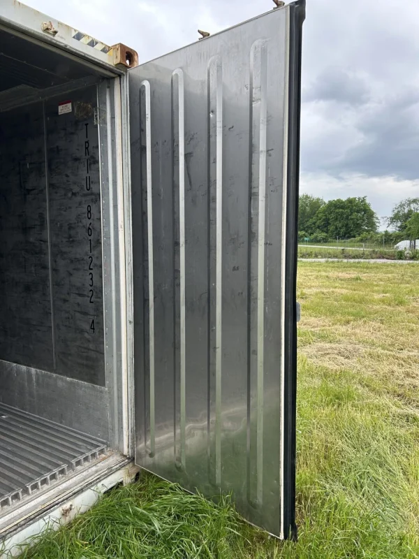 s-l1600-15-1 2009 40Ft High Cube Refrigerated Storage Container – CCR18757