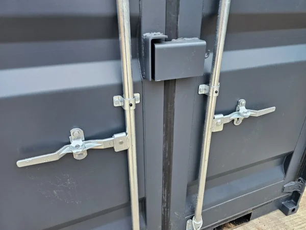 s-l1600-19-9-1536x1152 New 8′ Shipping Container Site Safe Lock Up Box Toolbox 8ft Workshop Shed Office